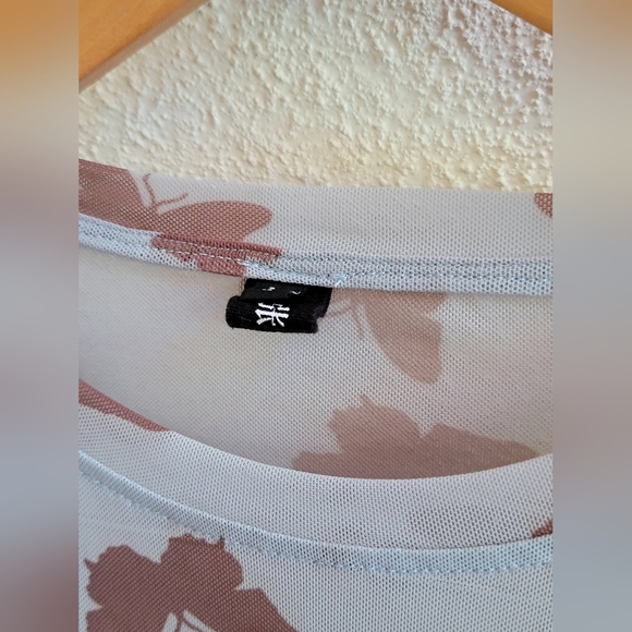 Y2k shear butterfly top - Picture 3 of 3